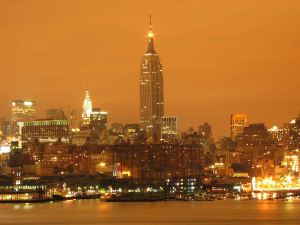 Foto de larga exposición de la contaminación lumínica en Nueva York 
