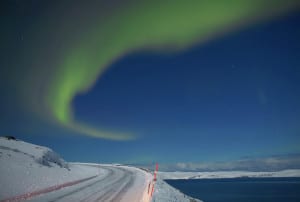 La Aurora Boreal sobre Sørøya en Finnmark, Norte de Noruega  Crédito: Bård Løken - Visitnorway.com