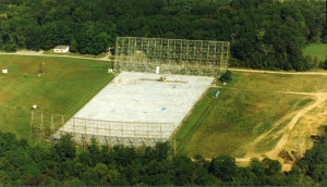 El radio observatorio Big Ear, antes de ser desmantelado.