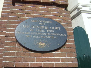 Placa conmemorativa en la casa en la que nació Jan Oort, en Franeker, Frisia. Crédito: Usuario "wrongfilter" de Wikipedia.