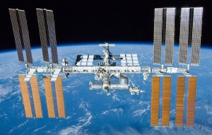 La Estación Espacial Internacional, fotografiada el 23 de mayo de 2010 desde el Space Shuttle Atlantis.