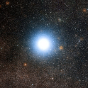 Alfa Centauri, y el cielo alrededor del sistema estelar. Crédito: ESO/DSS 2