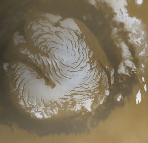 Capa de hielo en el polo norte, captada en el verano marciano. Crédito: NASA/JPL/Malin Space Science Systems