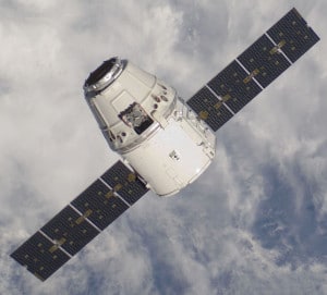 La cápsula Dragon, que podría ser utilizada durante la construcción del hotel espacial. Crédito: SpaceX