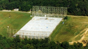 El radiotelescopio Big Ear, en el terreno de la Universidad de Wesleyan, en Ohio, funcionó desde 1963 a 1998. Crédito: Bigear.org / NAAPO