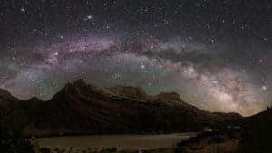 La Vía Láctea vista desde un parque nacional. Crédito: Dan Duriscoe