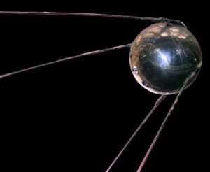 Una réplica del satélite Sputnik 1. Crédito: NSSDC, NASA