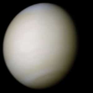 Venus, en color real, fotografiado por la sonda Mariner 10. Crédito: NASA