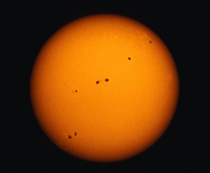 Imagen del Sol en la que se pueden apreciar diversas manchas solares. Crédito: NASA