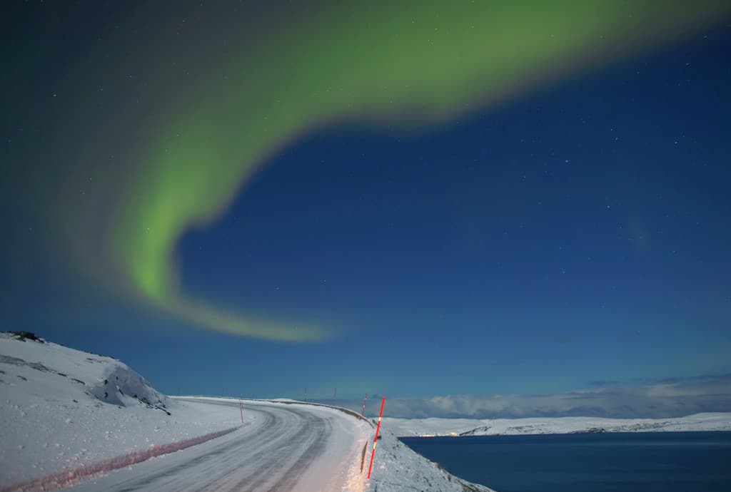 La Aurora Boreal sobre Sørøya en Finnmark, Norte de Noruega Crédito: Bård Løken - Visitnorway.com
