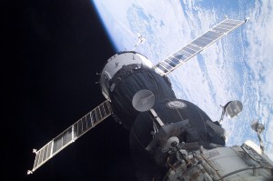 Soyuz_TMA-1_at_the_ISS