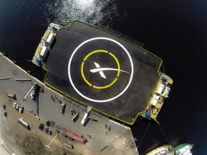 Imagen de la plataforma que SpaceX utiliza en el océano para sus pruebas de aterrizaje. Crédito: SpaceX