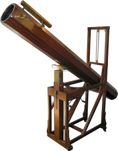 Réplica de un telescopio similar al que utilizó William Herschel para descubrir Urano. Crédito: Mike Young
