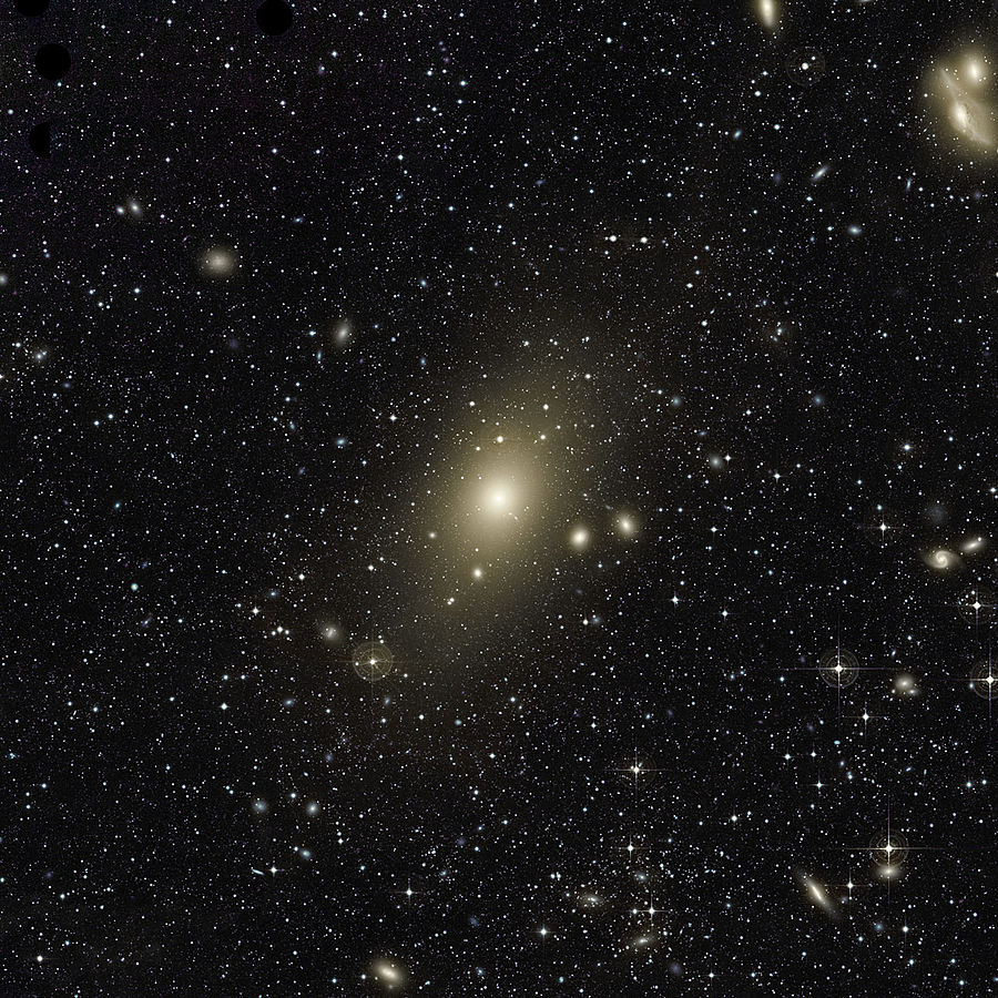 ¿Cómo se formaron las galaxias más grandes?