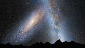 En unos 3.750 millones de años, la Vía Láctea y Andrómeda comenzarán a distorsionarse mutuamente por la acción de la gravedad. Crédito: NASA