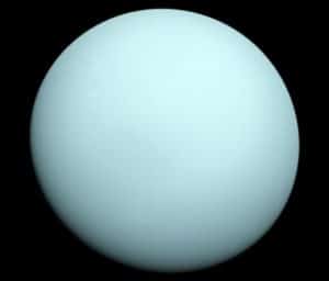 Urano, fotografiado por la sonda Voyager 2. Crédito: NASA