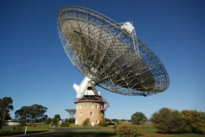 Imagen del observatorio Parkes. Crédito: Ian Sutton/wikimedia