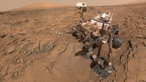 El rover Curiosity haciéndose un autorretrato sobre la superficie de Marte. Crédito: NASA