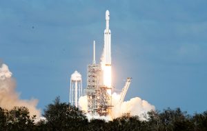 SpaceX hace historia con el Falcon Heavy