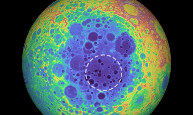 Descubren una estructura metálica bajo la Luna