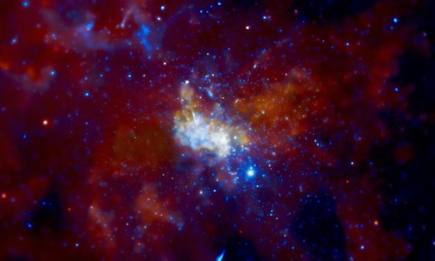 El agujero negro central de la galaxia se activa