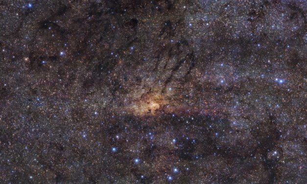 Un viejo brote estelar en el centro de la Vía Láctea